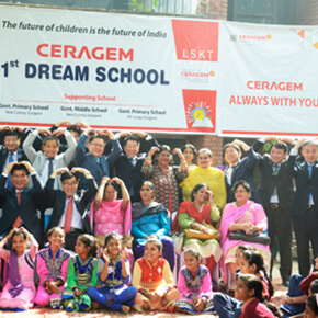 Kinder von einer Dream School in Indien. CERAGEM unterstützt das Dream School Bauprojekt in Indien.
